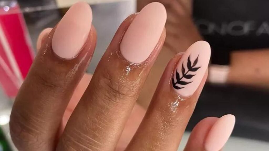  Matte Foliage Nails